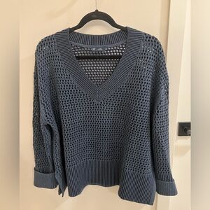 Gap v-neck open knit sweater — size L